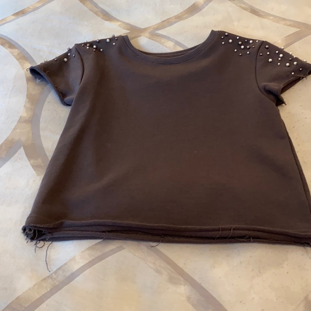 Top sweatshirt material with pearl sleeves
